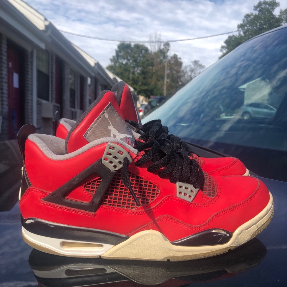 Air Jordan 4 “Toro”